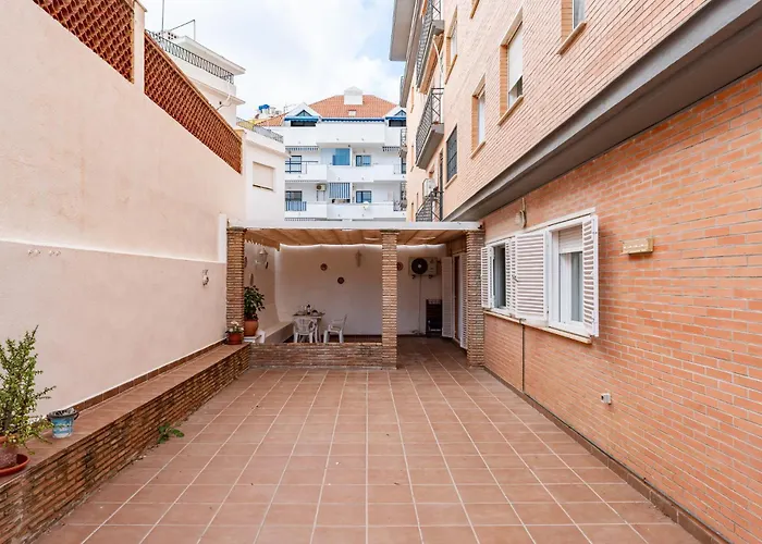 Malagasuite Terrace & Parking Apartment